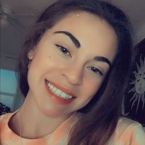 Meet your Posher, Valerie